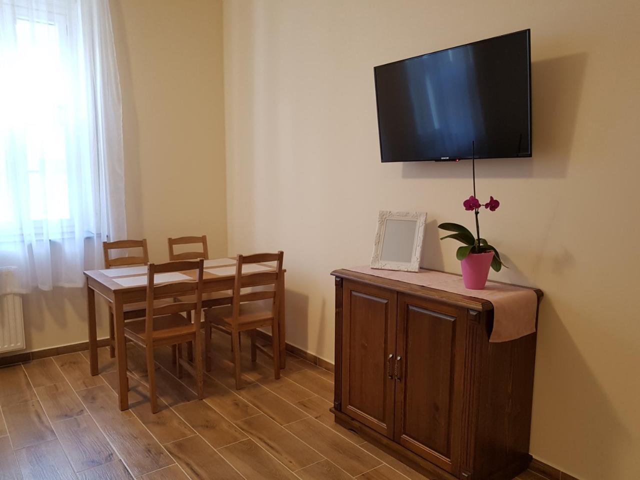 Toscana Apartman 久洛 外观 照片