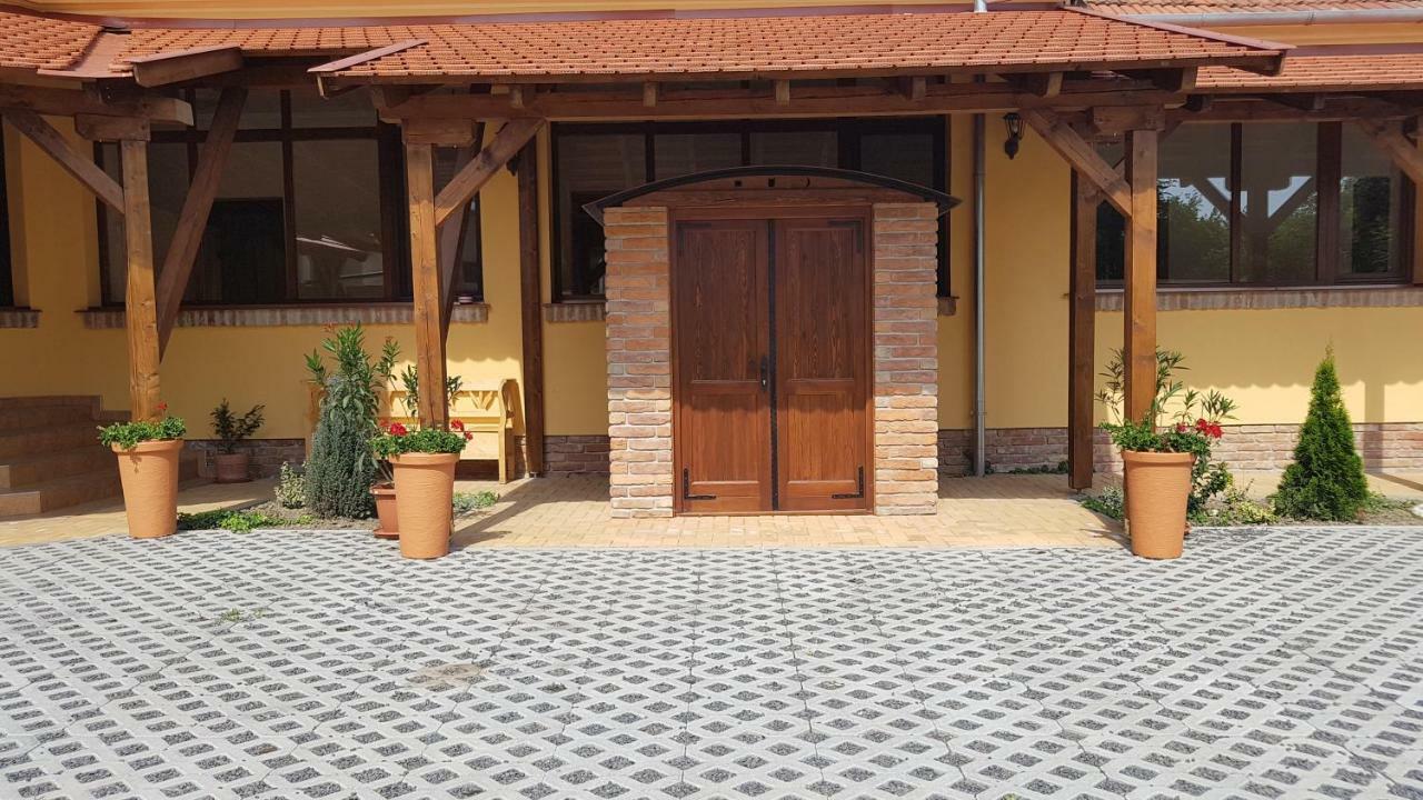Toscana Apartman 久洛 外观 照片
