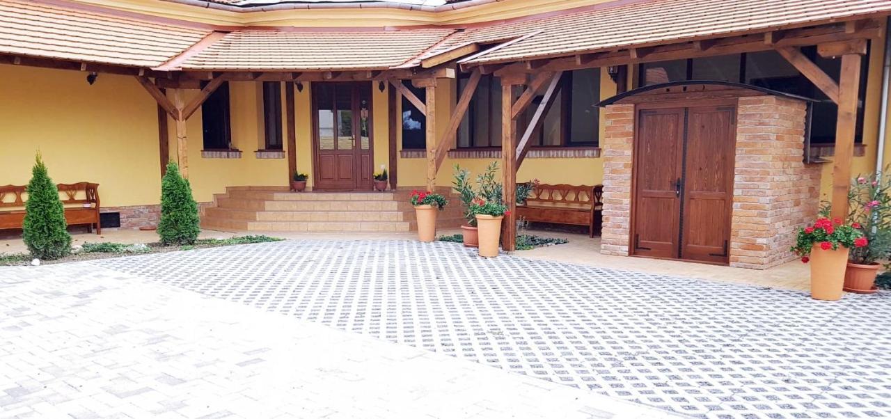 Toscana Apartman 久洛 外观 照片
